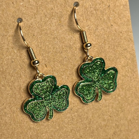 ☘️ Shamrock Earrings | New! - Picture 2 of 6